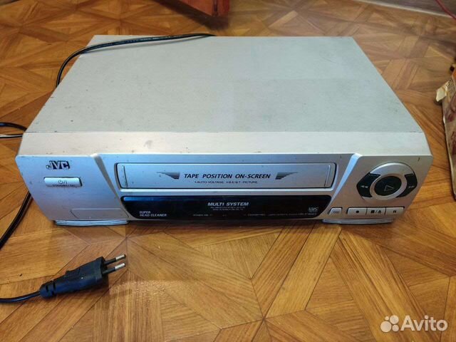 Видеомагнитофон JVC