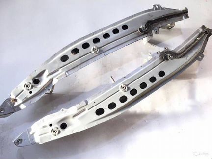 Лонжерон крыла Porsche Cayenne