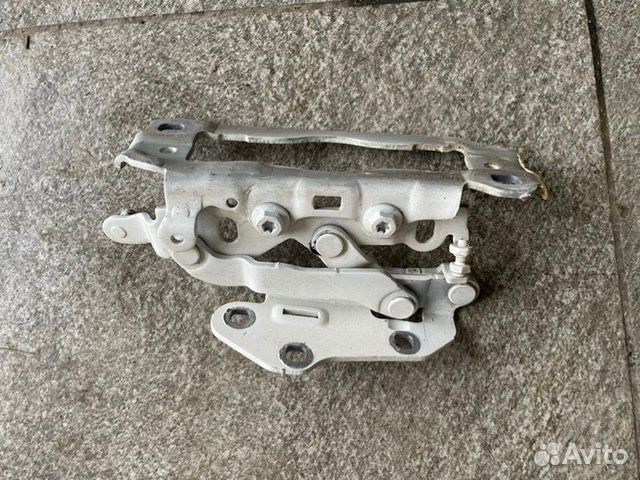 Петля капота левая Mercedes-Benz Cls Amg C218/X218