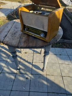 Винтажный стол и радиола Рекорд 61