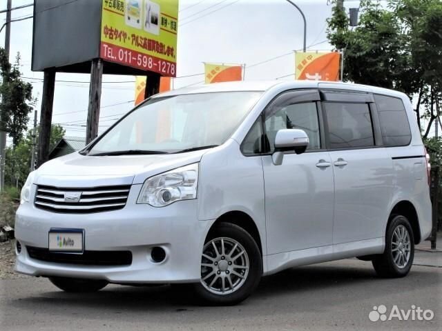 Авита владивосток. Toyota Noah r70. Тойота Ноах r 70. Toyota Noah 2. Тойота минивэн 2012.