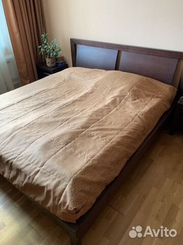 Кровать двухспальная с матрасом 180 на 200