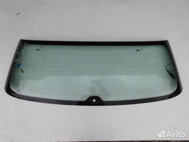 Стекло заднее VW Golf 2009