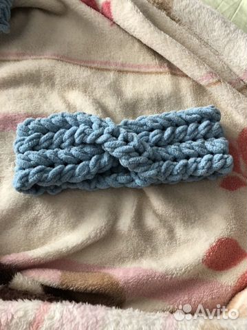 Повязка на голову вязаная