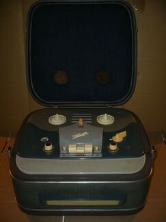 Катушечный магнитофон ламповый Комета мг 201