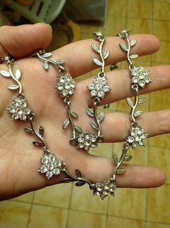 Набор бижутерии колье, браслет, серьги-гвоздики