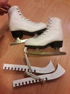 Коньки фигурные р. 30 по стельке 19 см