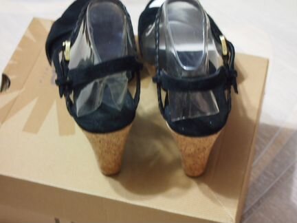 Босоножки UGG р 7.5