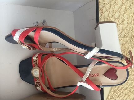 Босоножки белые красные синие кожа