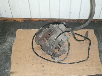 Суппорт задний правый для мерседес 211