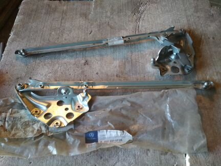 Петля капота Mercedes-Bens W210 95-02 A2108800728