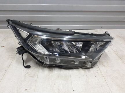 Фара правая Toyota Rav4