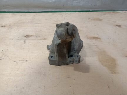 Кронштейн опора двигателя Мерседес OM642