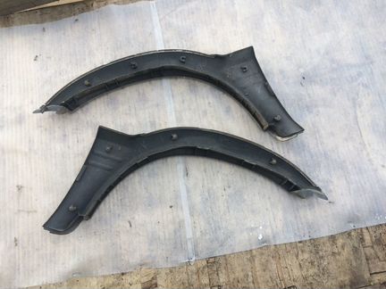 Накладка на крыло Nissan Mistral