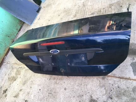 Крышка багажника Ford Focus 2004г седан в сборе