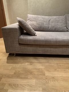 Диван бежевый