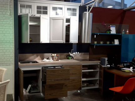 Кухня в шпоне, выставочный образец