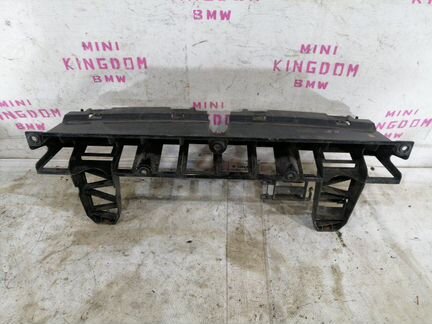 Среднее крепление заднего бампера Bmw X5 E70 N52