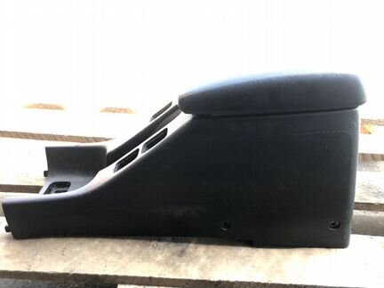 Подлокотник Honda Integra DC1 ZC dualcarb 1994