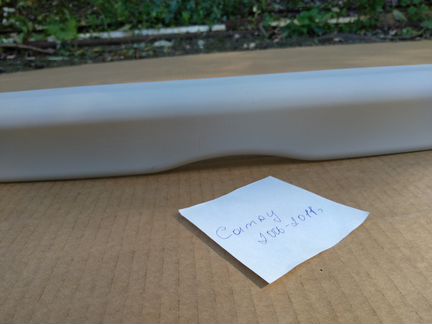 Спойлер Toyota Camry Lip