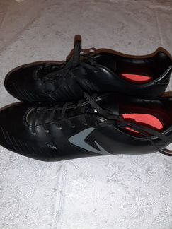 Кроссовки футбольные 40 р