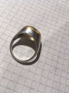 Серебряное кольцо с янтарем