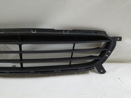 Решетка бампера Hyundai Solaris 1