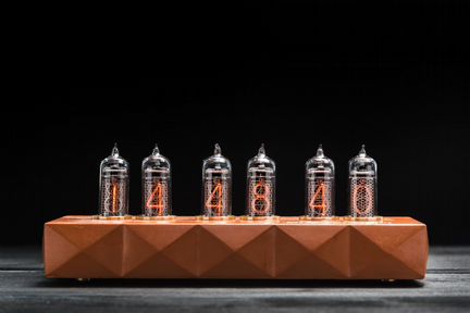 Часы Сатурн-Б Оранжевые на газоразрядных индикатор