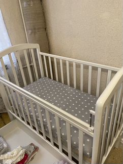 Детская кровать с маятником