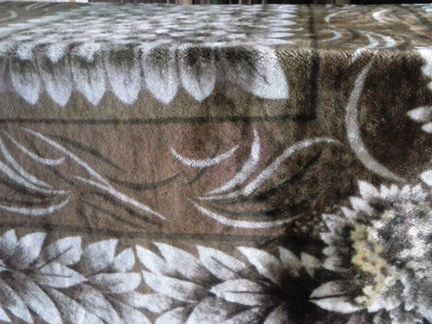 Покрывало ворсовое набивное с цветами б/у