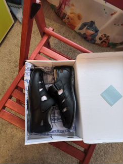 Кожаные туфли для школы