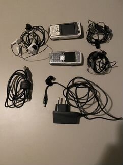 Телефон nokia с гарнитурой nokia и зарядкой