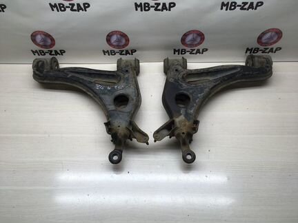 Нижний поперечный рычаг Mercedes W208