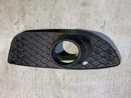 Решетка птф передняя правая Mitsubishi Lancer X CY