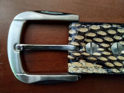 Ремень из кожи змеи