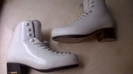 Коньки фигурные Risport RF3 240 (23 см по стельке)