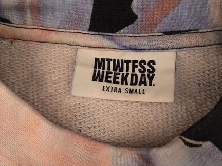 Свитшот XS Weekday с цветочным принтом