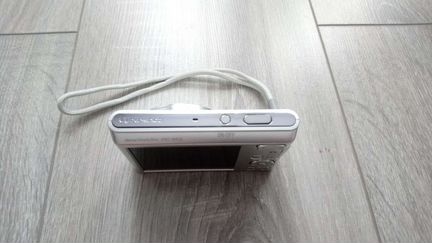 Компактный фотоаппарат Sony Cyber - shot DSC-W830