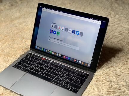 Apple MacBook Pro 13 Tach Bar/256Gb/2,9ггц