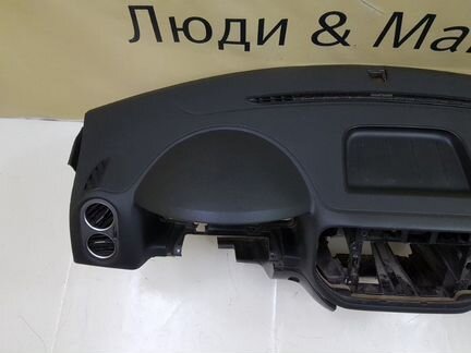 Торпедо Volkswagen Tiguan 1