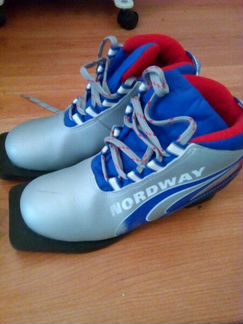 Ботинки лыжные 35 р