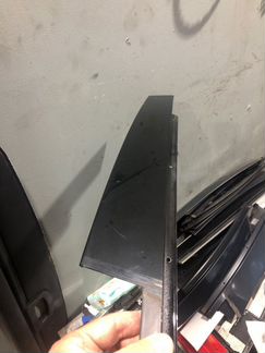 Накладка двери передняя правая Mercedes-Benz