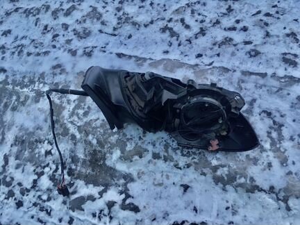 Audi Q7 4L правое зеркало кронштейн