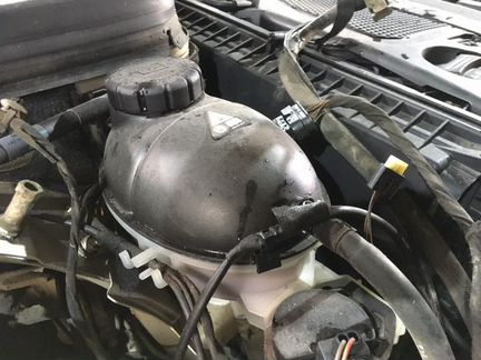 Расширительный бочек охлаждающей жидкости