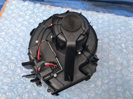 Моторчик печки для бмв 550 Xi 11-16
