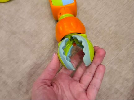 Развивающие игрушки. Дуга Tiny Love. Крути и пинай