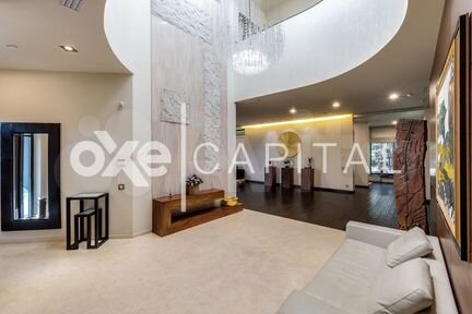 Дом 1300 м² на участке 22 сот.