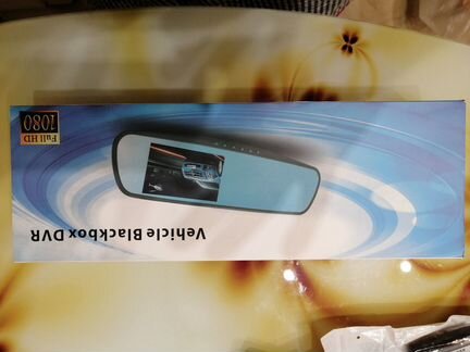Зеркало заднего вида с видеорегистратором и камеро