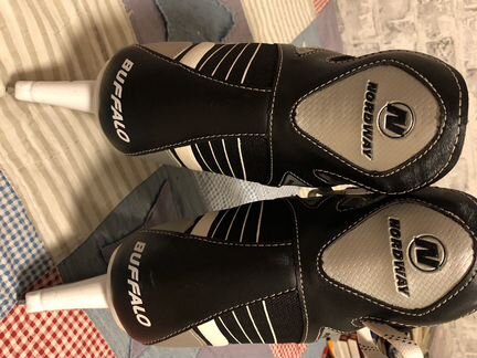 Хоккейные коньки для мальчика р 39