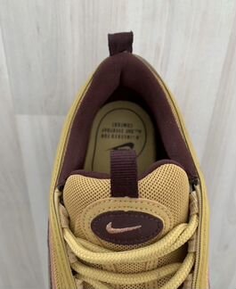 Кроссовки Nike